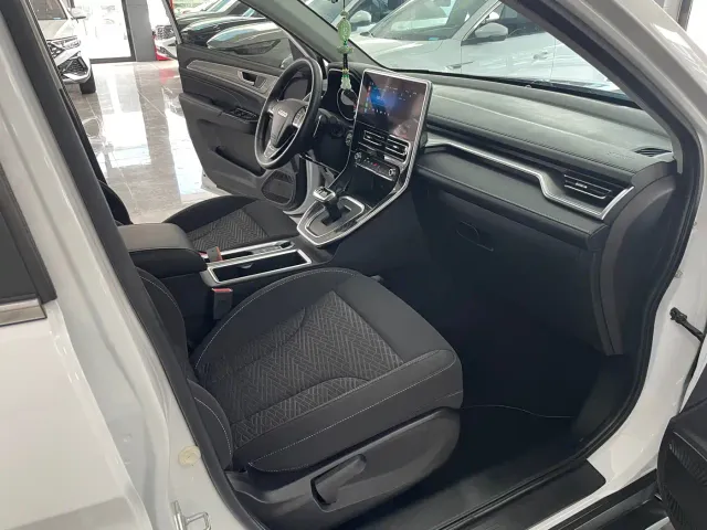 Haval M6 — Фото автомобиля 11