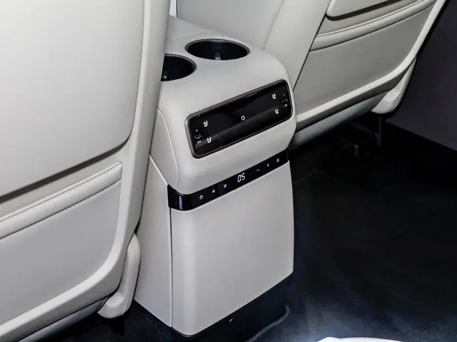 Li Auto Li i8 2025 Standard Edition — Фото автомобиля 2