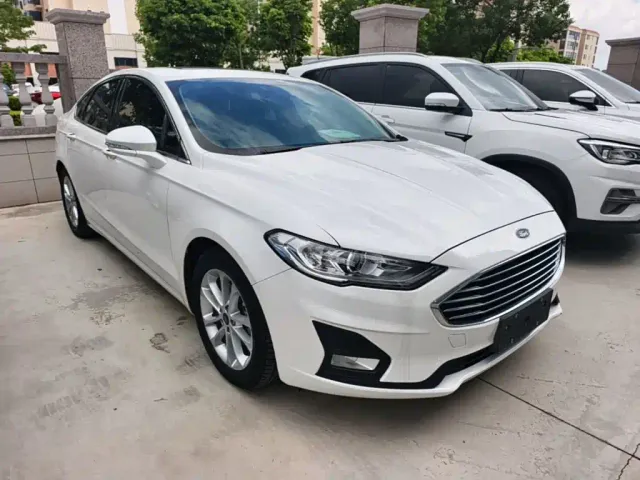 Ford Mondeo — Фото автомобиля 3