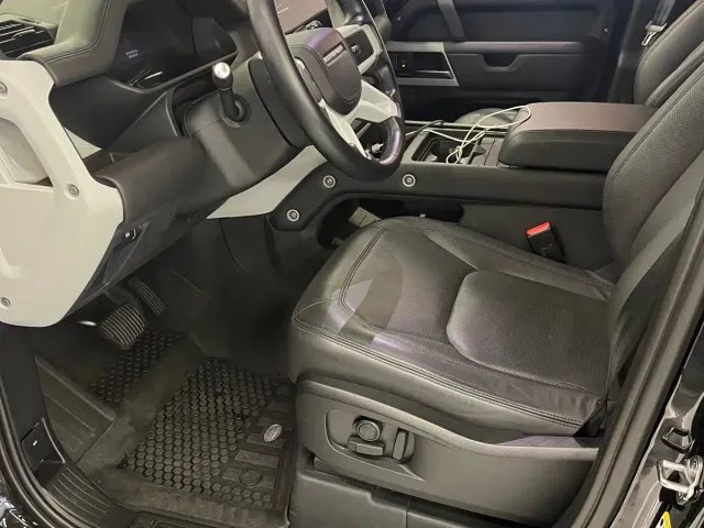 Land Rover Defender — Фото автомобиля 4