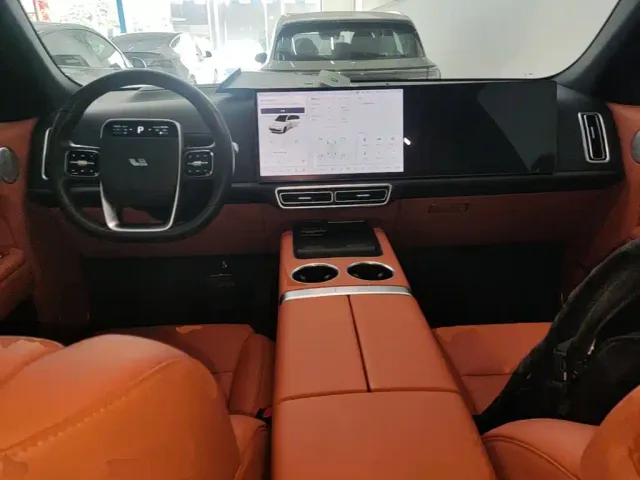 Li Auto L7 — Фото автомобиля 9