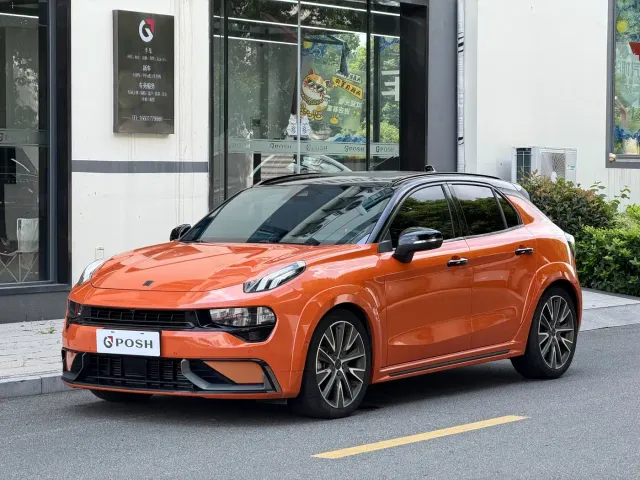 Фотография автомобиля — Lynk & Co 02 Hatchback