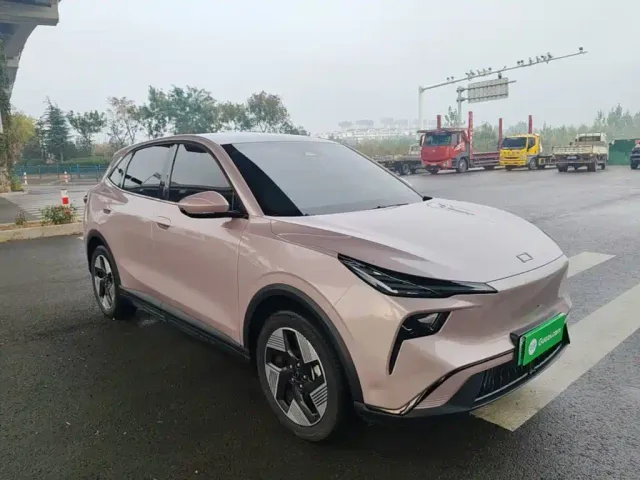 Bestune Yueyi 03 — Фото автомобиля 3