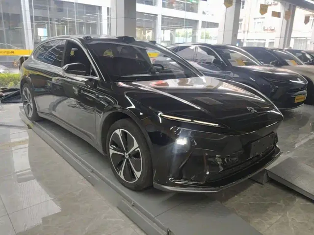 Nio ET5 Touring — Фото автомобиля 3