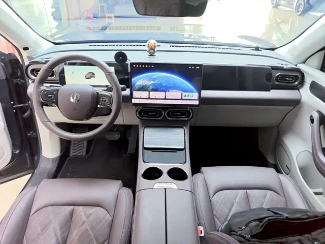 Leapmotor C11 — Фото автомобиля 9