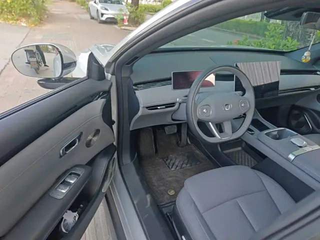Changan Qiyuan A06 — Фото автомобиля 15