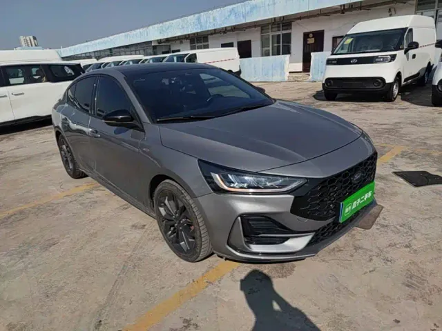 Ford Focus — Фото автомобиля 3