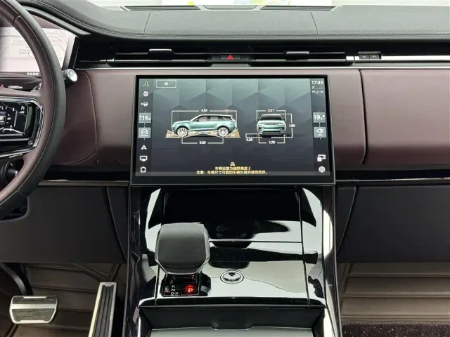 Land Rover Range Rover Sport — Фото автомобиля 10