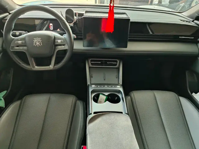 BYD Qin L — Фото автомобиля 9