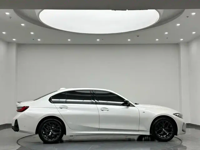 BMW 3 Series — Фото автомобиля 4