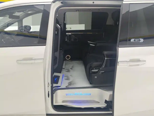 GAC Trumpchi M8 — Фото автомобиля 11