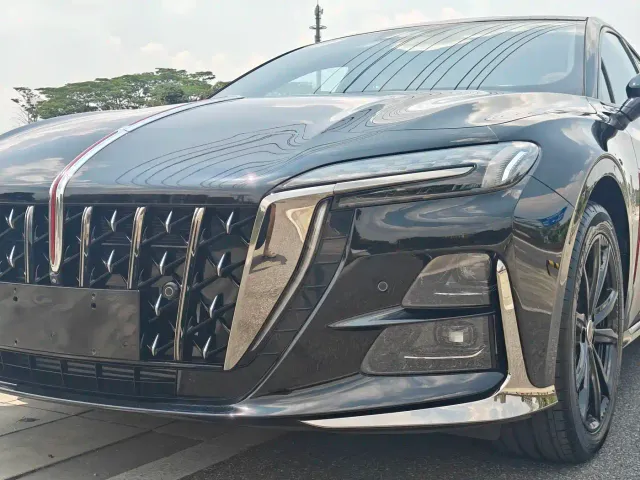 Hongqi H6 — Фото автомобиля 28