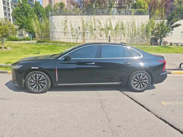 Hongqi H5 — Фото автомобиля 4