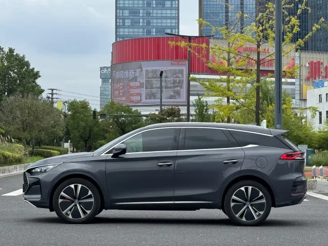 BYD Tang — Фото автомобиля 14