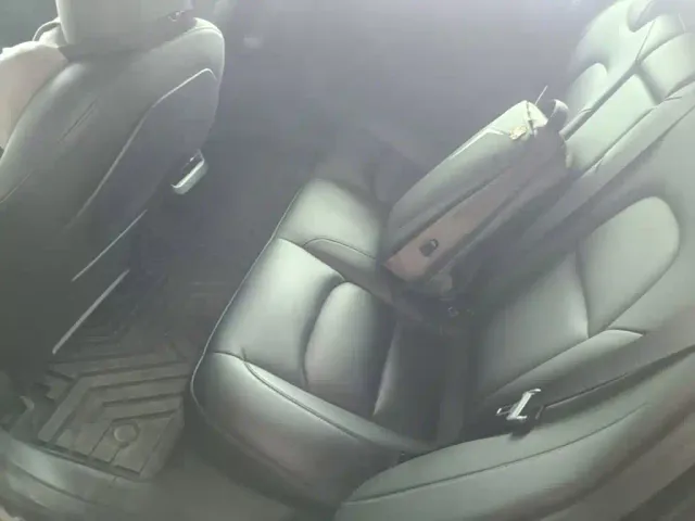 Tesla Model 3 — Фото автомобиля 13