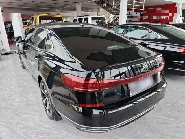 Volkswagen Passat — Фото автомобиля 4