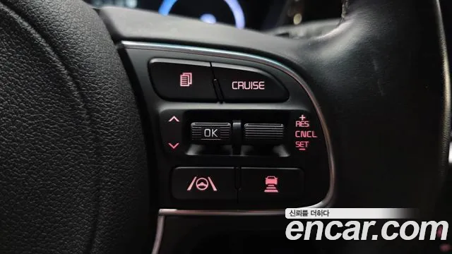 Kia Niro — Фото автомобиля 28