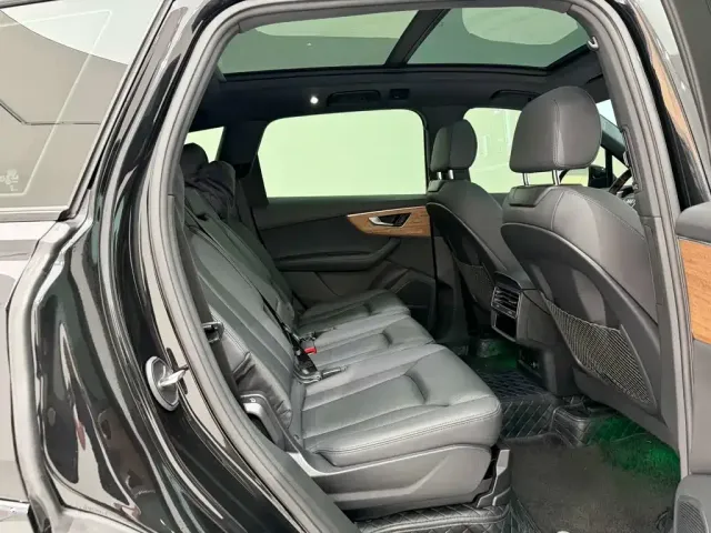 Audi Q7 — Фото автомобиля 23