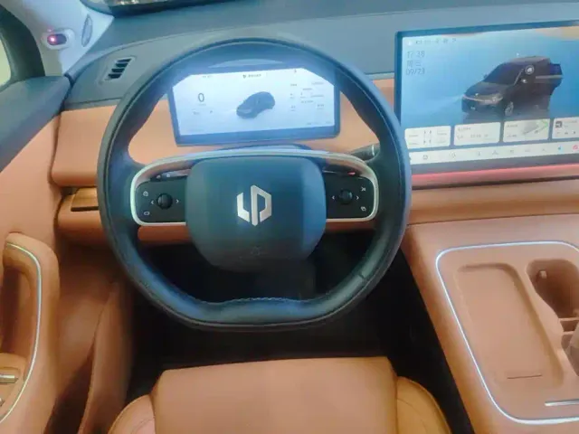 Leapmotor C10 — Фото автомобиля 15