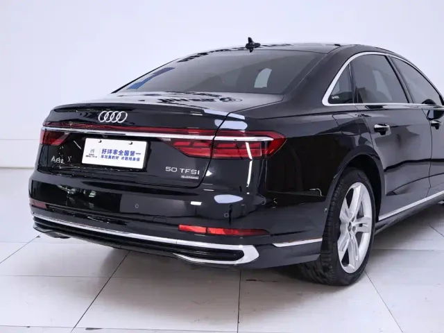 Audi A8 — Фото автомобиля 8