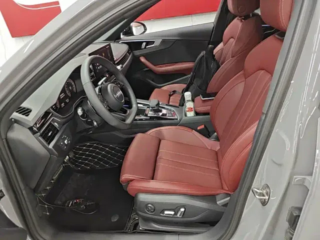Audi A4L — Фото автомобиля 14