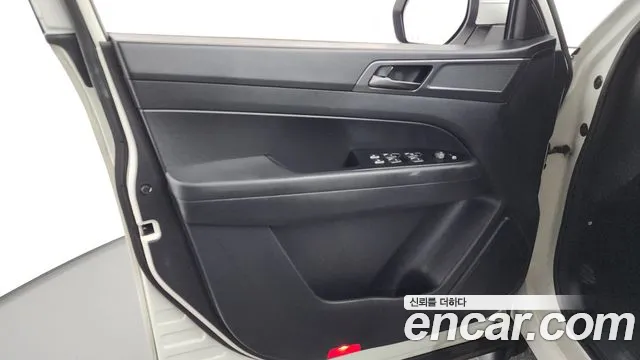 KG_Mobility_Ssangyong Rexton Новый Rexton Sport Khan Дизель 2.2 4WD — Фото автомобиля 21