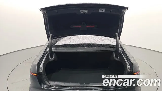 Hyundai Grandeur Grandeur (GN7) 2.5 Бензин 2WD — Фото автомобиля 20