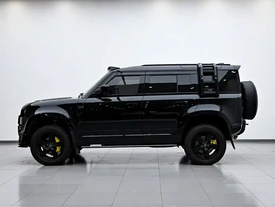 Land Rover Land Rover Defender 2024 110 3.0T P400 X-DYNAMIC HSE — Фото автомобиля 5