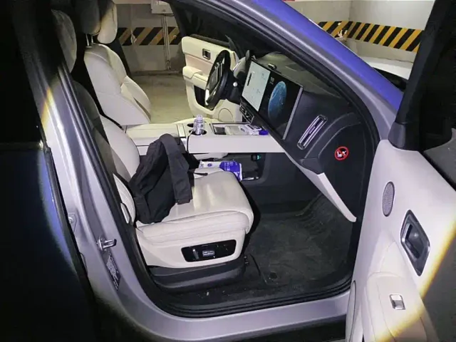 Li Auto L8 — Фото автомобиля 13