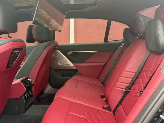 BMW 5 Series — Фото автомобиля 24