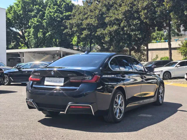 BMW i3 — Фото автомобиля 7