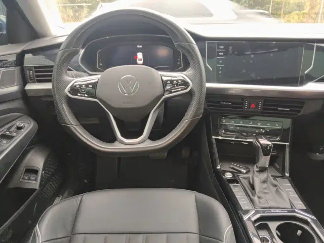 Volkswagen Passat — Фото автомобиля 11