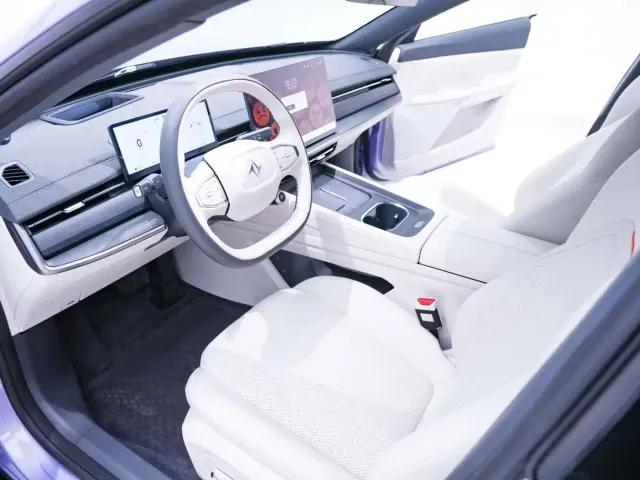 Dongfeng eπ 007 — Фото автомобиля 17
