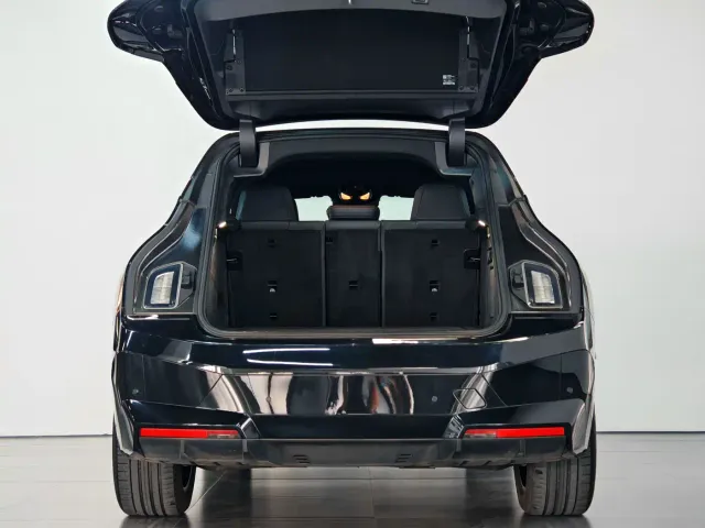 BMW iX — Фото автомобиля 6