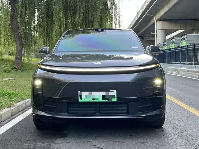 Li Auto L6 — Фото автомобиля 2