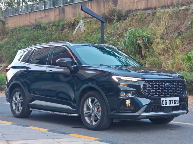 Ford Lingrui — Фото автомобиля 3