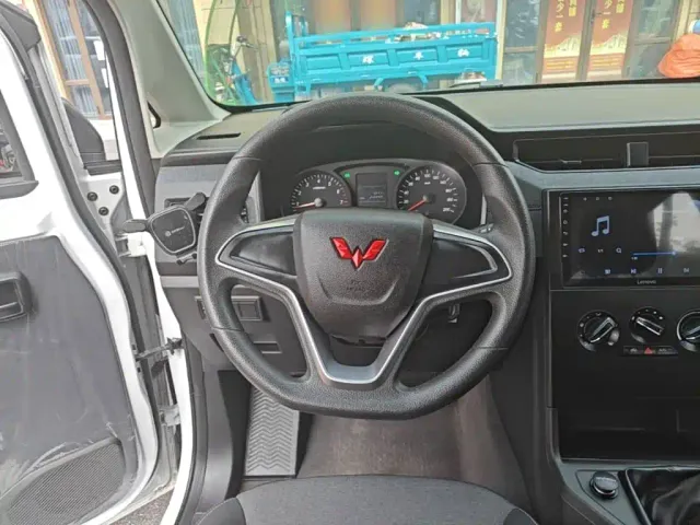 Wuling Zhengcheng — Фото автомобиля 10