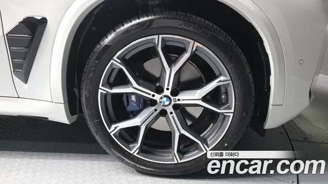BMW X5 xDrive 40i M Sport — Фото автомобиля 5