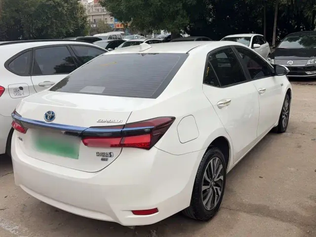 Toyota Corolla Twin Engine E+ — Фото автомобиля 4