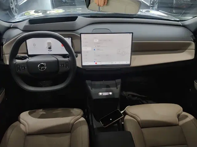 Volvo Volvo XC70 Plug-in Hybrid 2025 High-end Version — Фото автомобиля 9