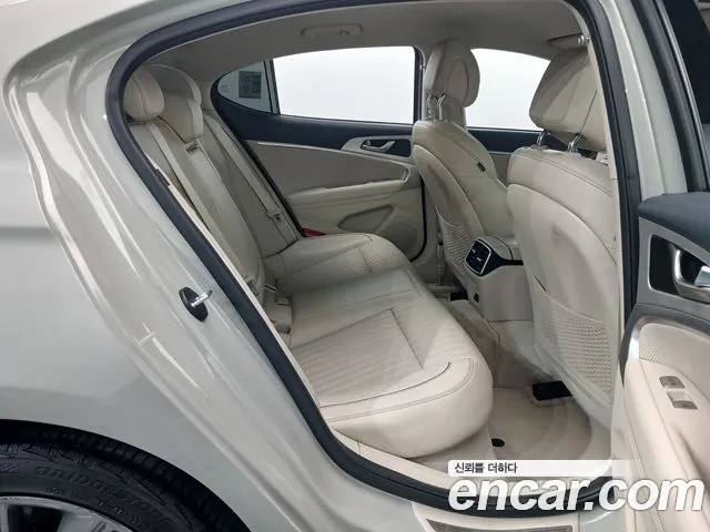 Genesis G70 New — Фото автомобиля 18