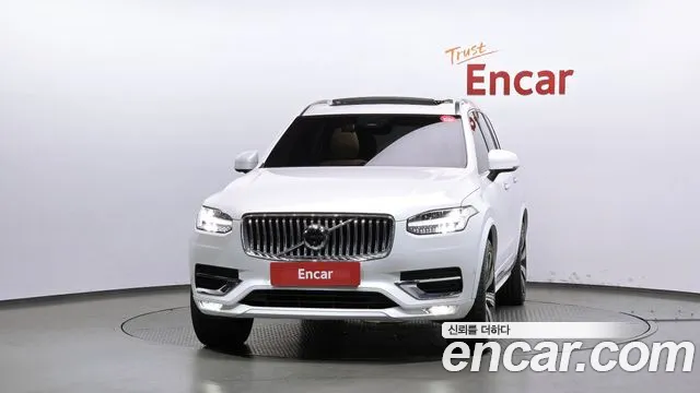 Вольво XC90 — Фото автомобиля 3