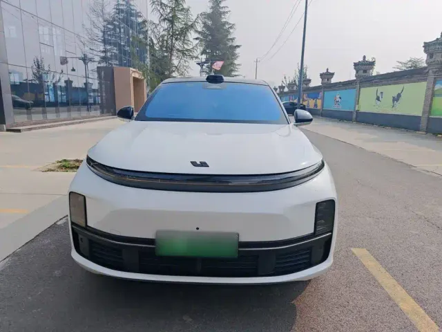 Li Auto L7 — Фото автомобиля 2