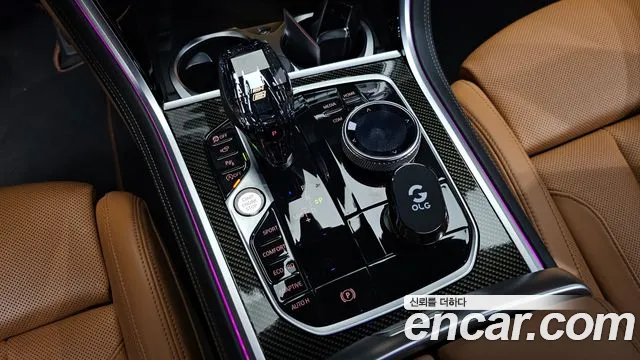 BMW 8 Series G15 — Фото автомобиля 12