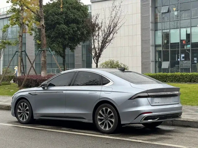 Lincoln Z — Фото автомобиля 15