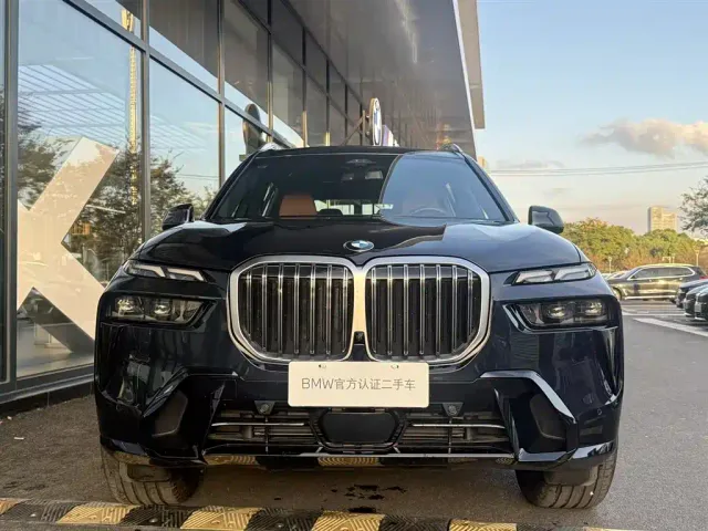 BMW X7 — Фото автомобиля 4