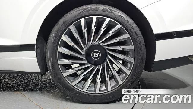 Hyundai Grandeur GN7 — Фото автомобиля 6