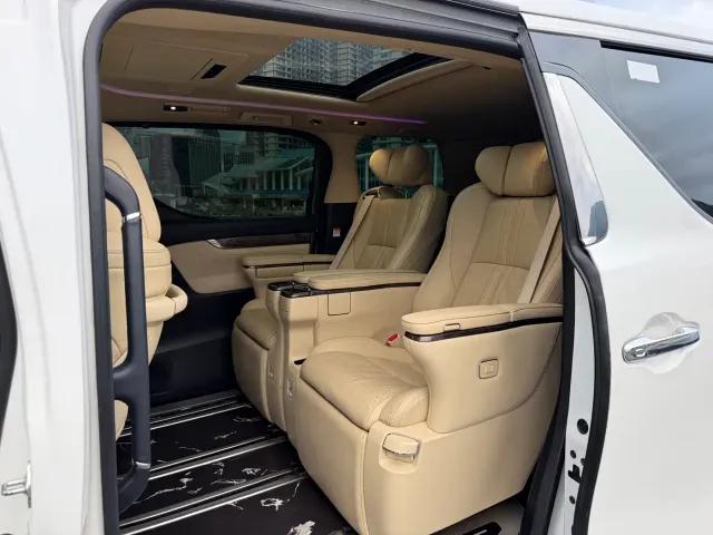 Toyota Vellfire — Фото автомобиля 6