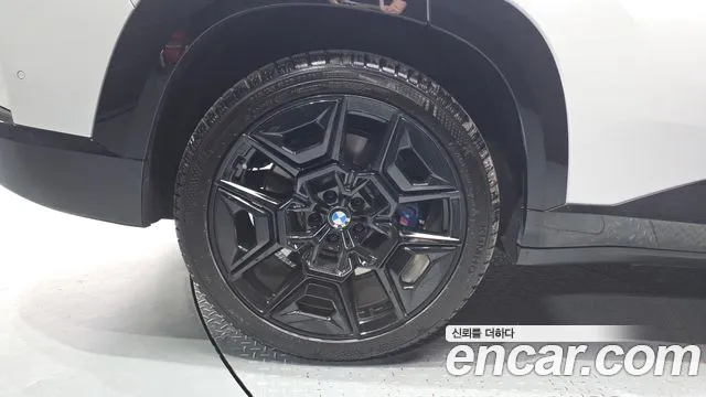 BMW XM G09 — Фото автомобиля 5