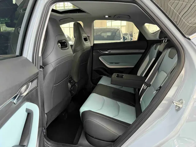 Geely Emgrand S — Фото автомобиля 15